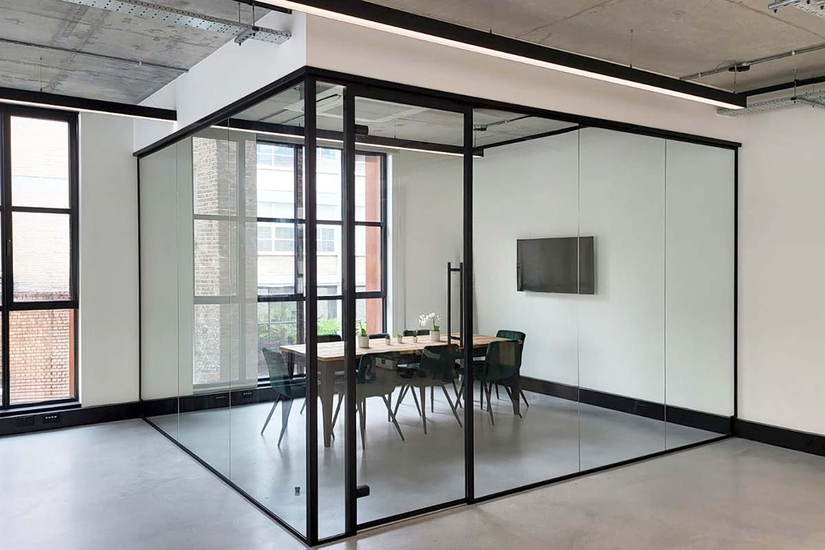Glass-Partitioning-Fitting