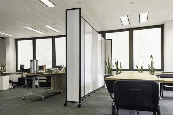 white-polycarbonate-room-divider-in-office-space